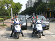 突發處置,“警車開道”